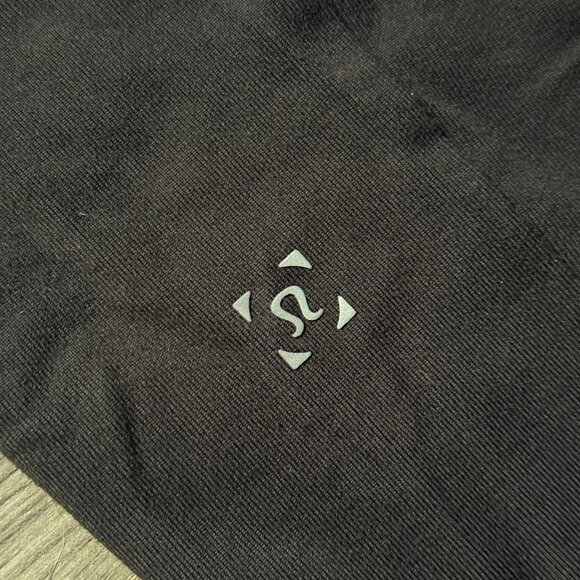 Lululemon Men's Surge Warm Shield 1/2 Zip - Black/White - Picture 4 of 7